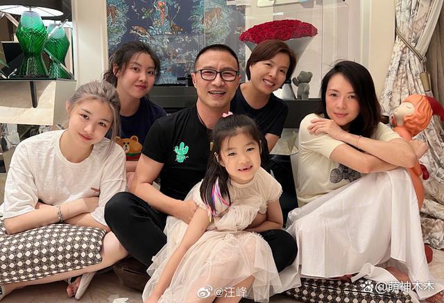 章子怡汪峰被爆离婚，曝男方出轨嫩模，工作人员拒绝回应