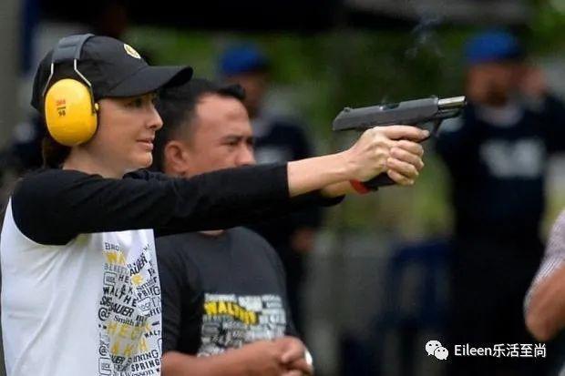 拖8年才成最美王后？亚洲王室还有这么不同的高颜值一家人？