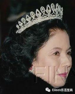 拖8年才成最美王后？亚洲王室还有这么不同的高颜值一家人？