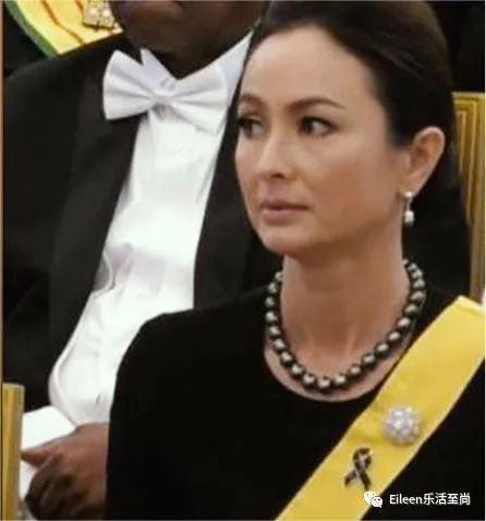 拖8年才成最美王后？亚洲王室还有这么不同的高颜值一家人？