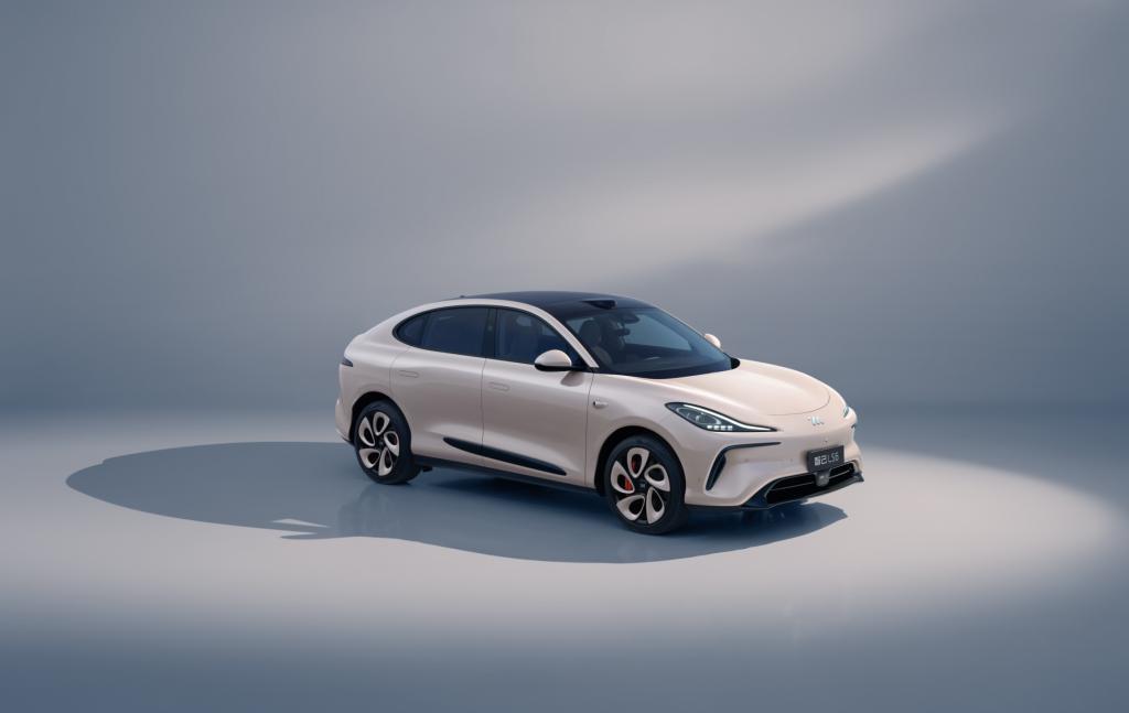 爱“创新”的丰田，把油门和刹车放在了方向盘上