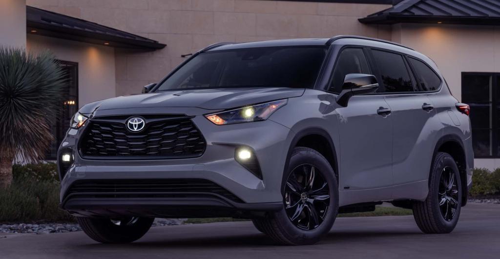 爱“创新”的丰田，把油门和刹车放在了方向盘上