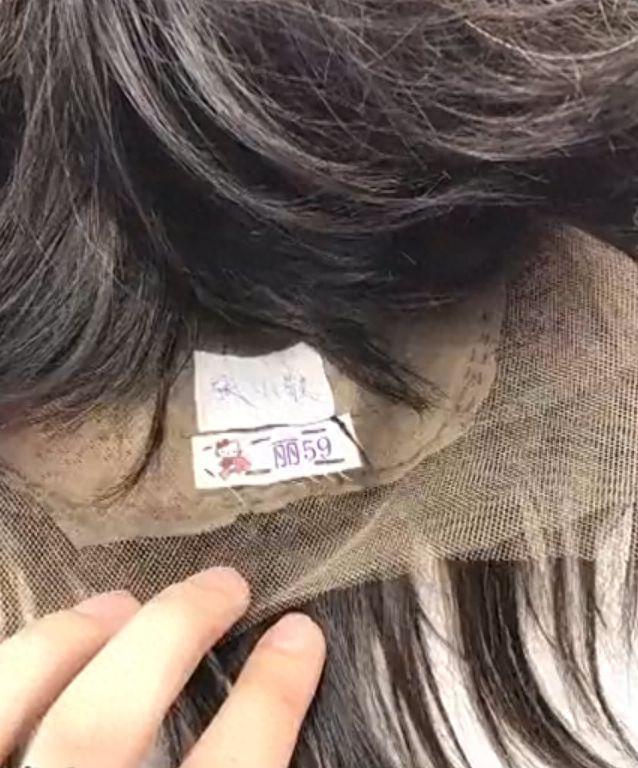 雷佳音与妻女逛超市，大裤衩配拖鞋被指很素人，大头超惹眼