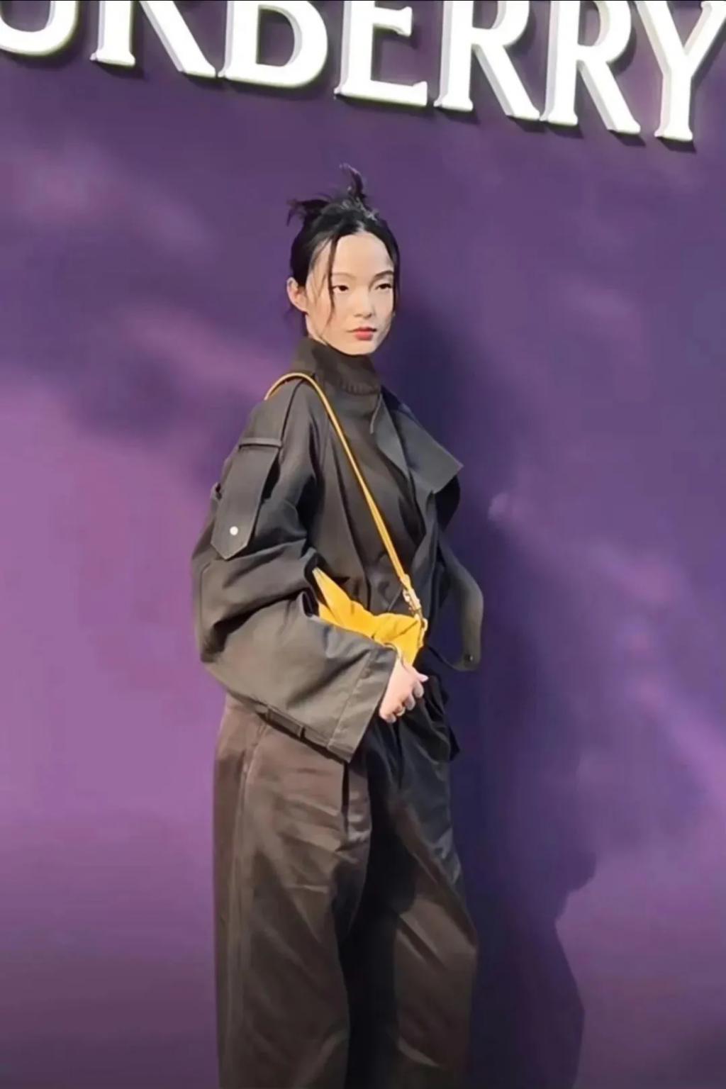 还记得雎晓雯和金大川吗？女儿腿好长