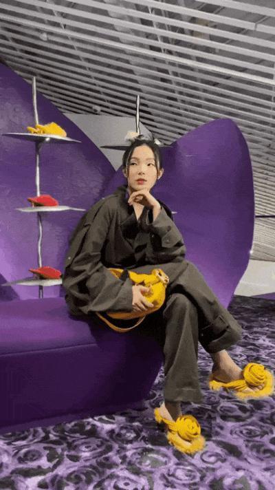还记得雎晓雯和金大川吗？女儿腿好长