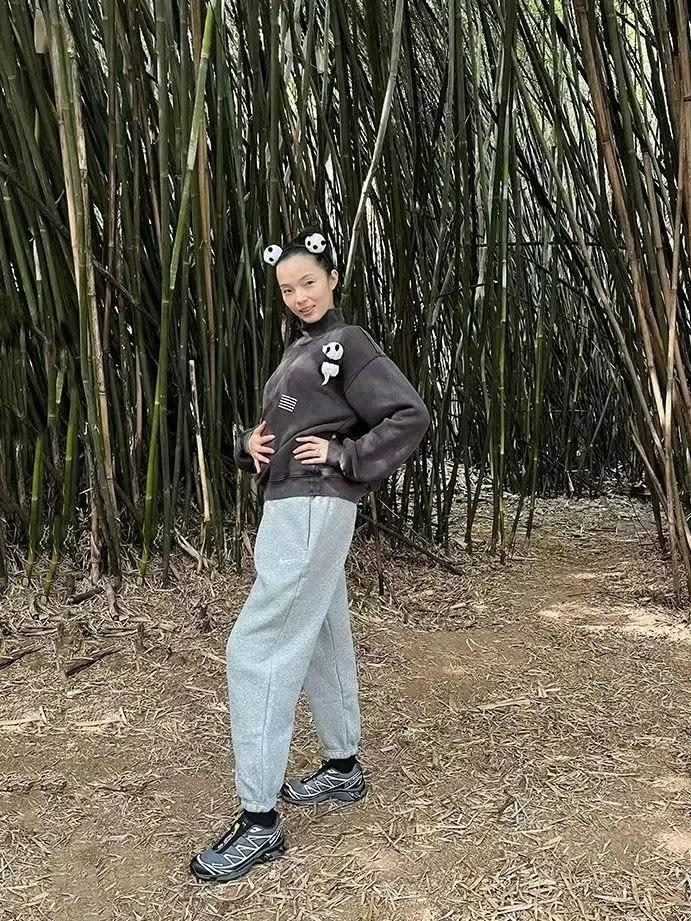 还记得雎晓雯和金大川吗？女儿腿好长