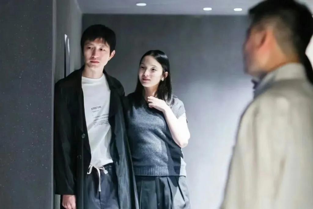 还记得雎晓雯和金大川吗？女儿腿好长
