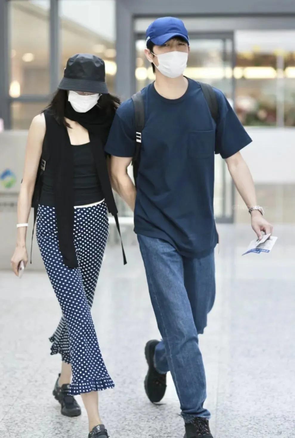 还记得雎晓雯和金大川吗？女儿腿好长