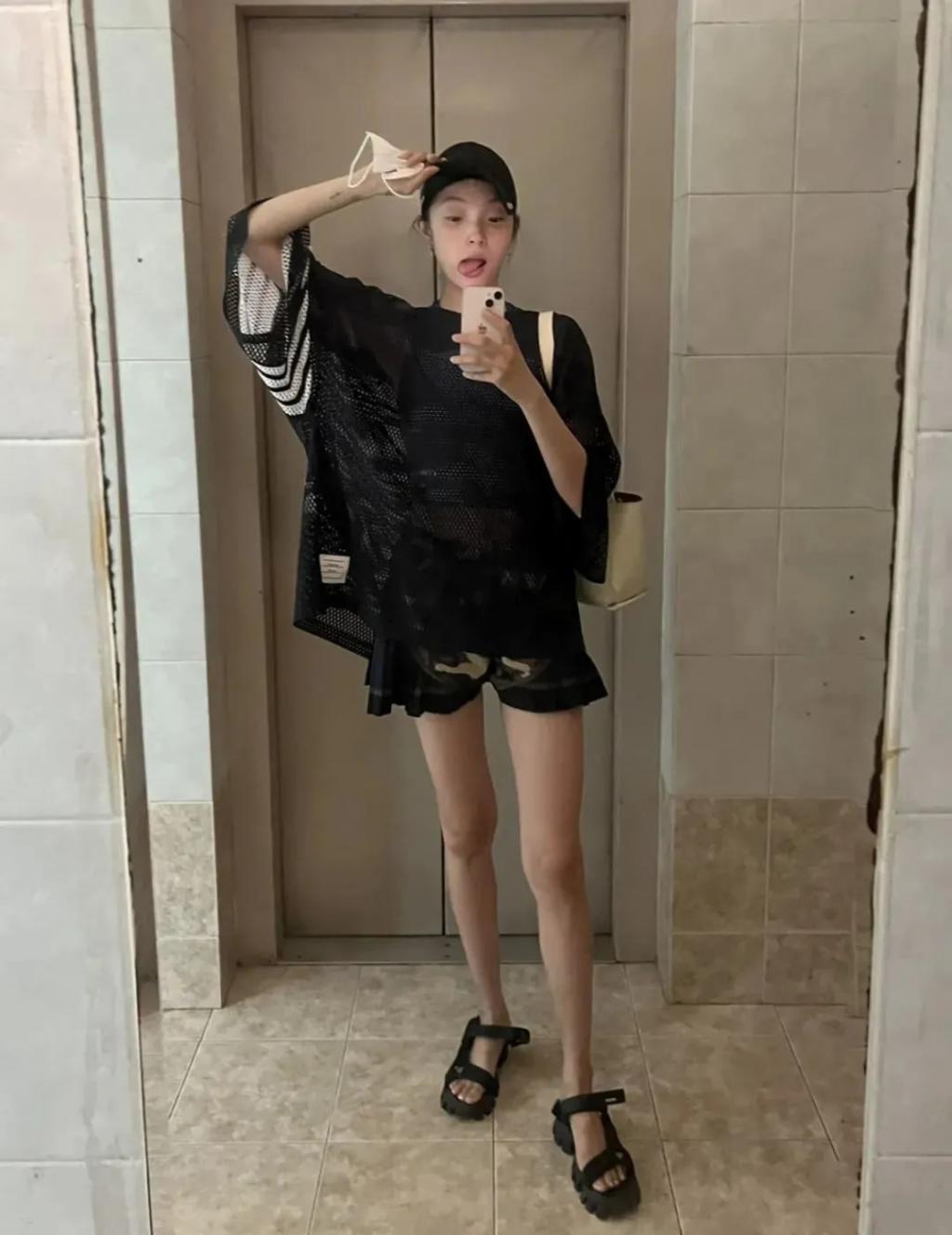 还记得雎晓雯和金大川吗？女儿腿好长