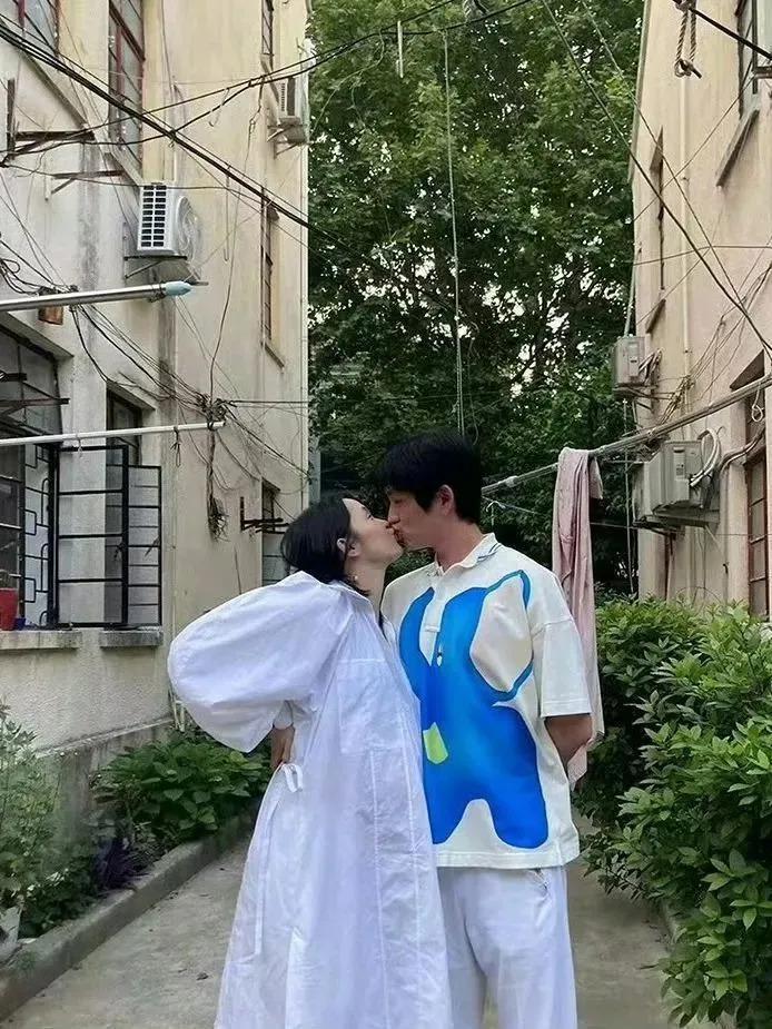 还记得雎晓雯和金大川吗？女儿腿好长
