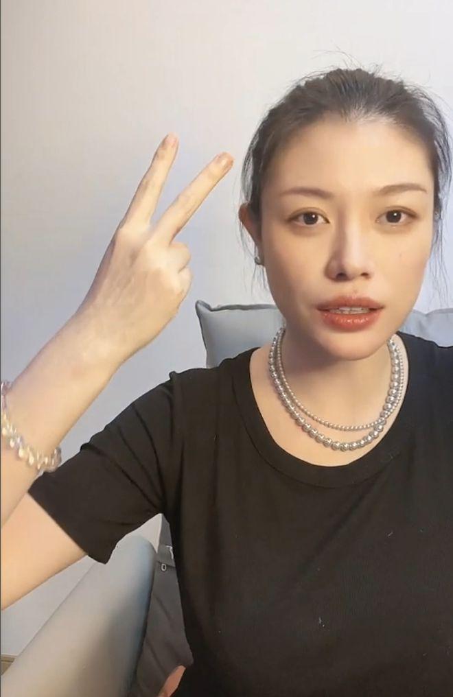葛荟婕直播谈汪峰离婚心情好 表示不恨子怡姐姐