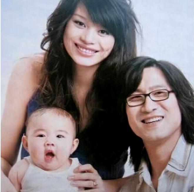 葛荟婕直播谈汪峰离婚心情好 表示不恨子怡姐姐