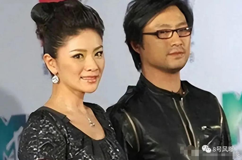 第四次离婚，他终于上头条了