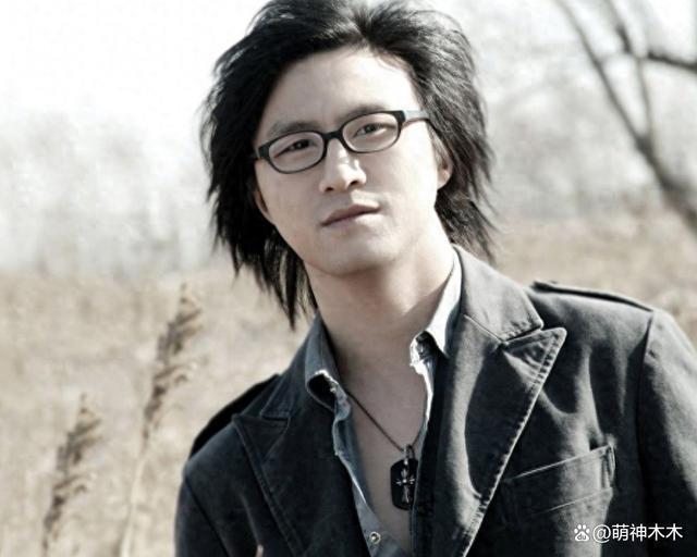 章子怡汪峰离婚升级！同框互不理睬，前妻呼吁别影响孩子