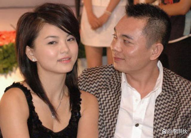 什么操作？汪小菲和李湘前夫一起直播卖货，越看越尴尬