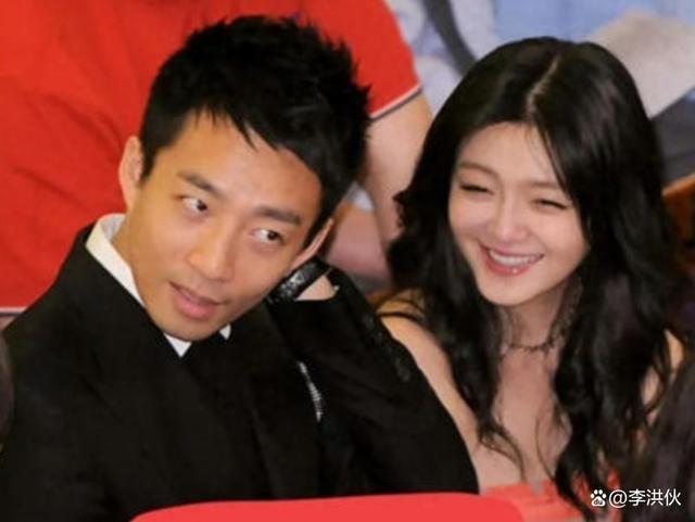 什么操作？汪小菲和李湘前夫一起直播卖货，越看越尴尬