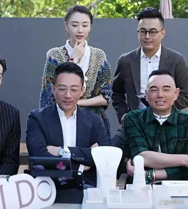 什么操作？汪小菲和李湘前夫一起直播卖货，越看越尴尬