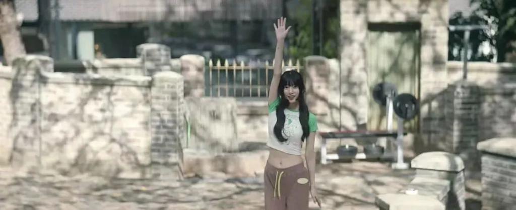 做回爱豆的裴秀智，穿个睡衣都能美“疯”！！