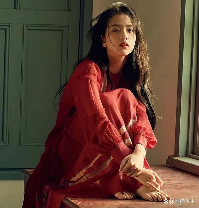 娱乐圈进入分手季！韩娱顶流金智秀宣布分手，公开仅仅两个月