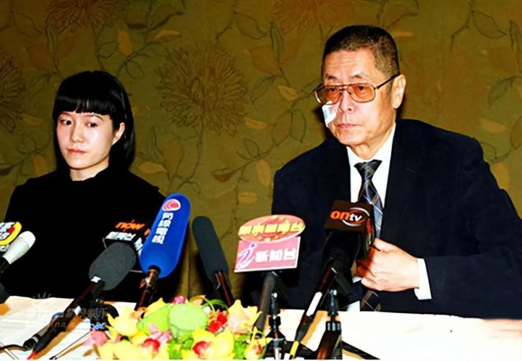 84岁钢琴家刘诗昆又添一子,三婚妻子相差37岁,计划生三胎