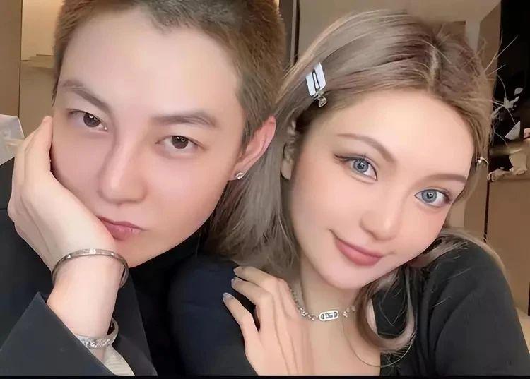 高调官宣！离婚一年后，晒新欢出柜…