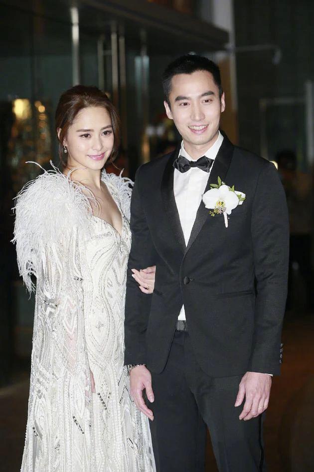 高调官宣！离婚一年后，晒新欢出柜…