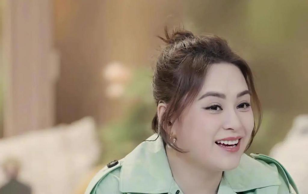 高调官宣！离婚一年后，晒新欢出柜…