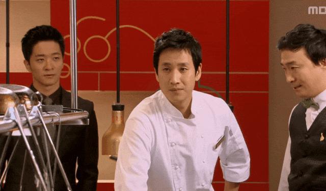 韩网炸了！顶流男星涉毒被抓，主演《寄生虫》爆红，在家吸毒后疑被勒索3.5亿？！
