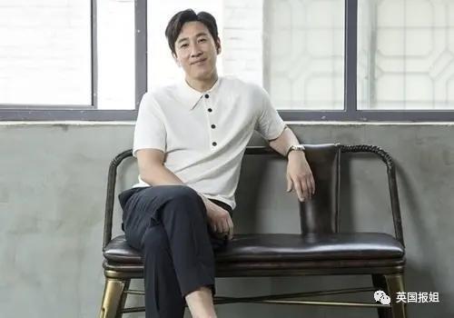 韩网炸了！顶流男星涉毒被抓，主演《寄生虫》爆红，在家吸毒后疑被勒索3.5亿？！
