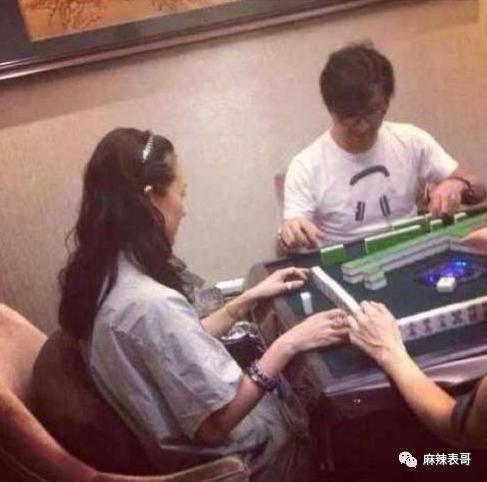 结婚和离婚都让人意外的章子怡