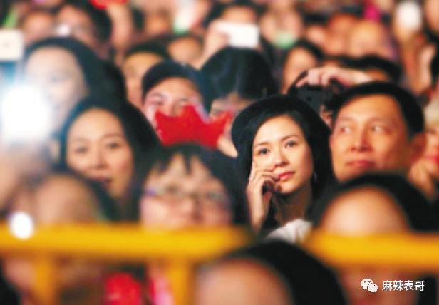 结婚和离婚都让人意外的章子怡