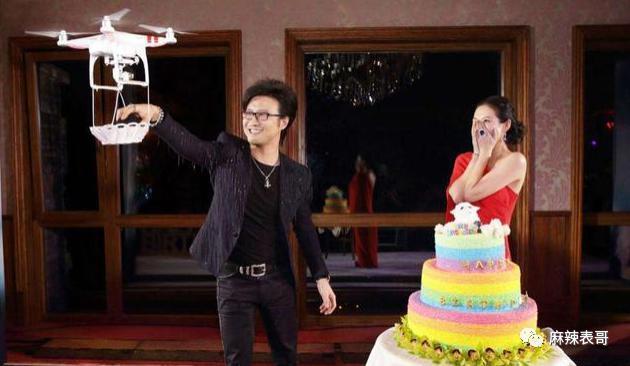 结婚和离婚都让人意外的章子怡