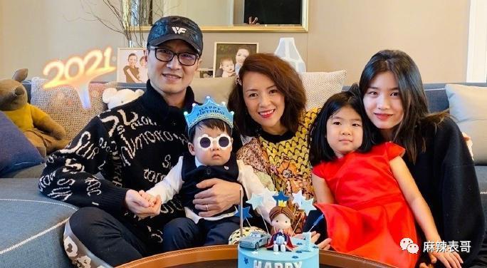 结婚和离婚都让人意外的章子怡