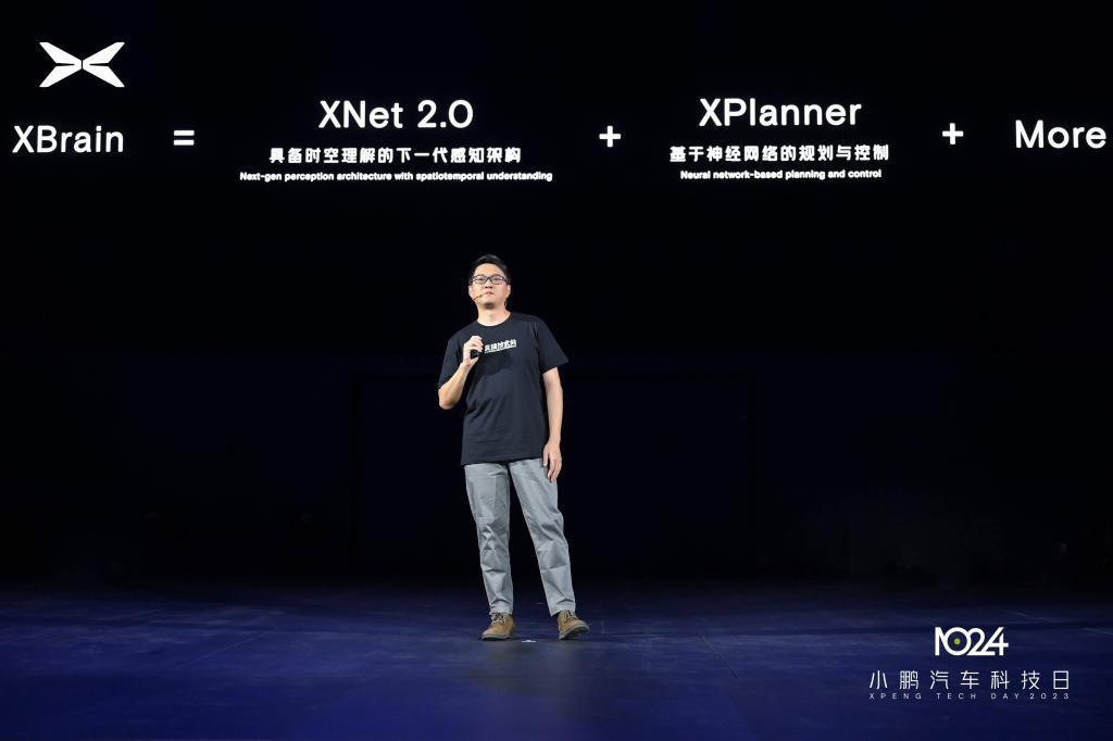 全新小鹏 X9 首发亮相：全球唯一标配后轮转向的 MPV