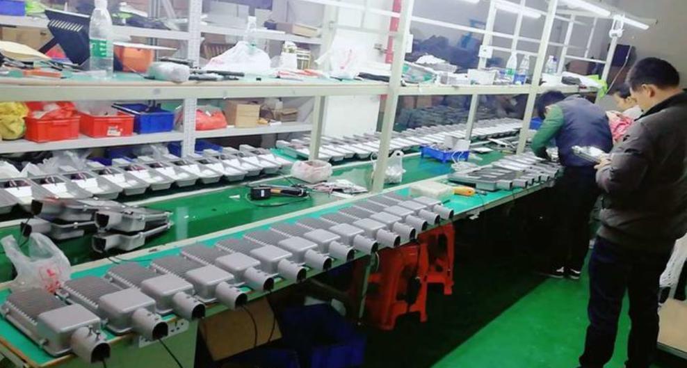 你能买到这么便宜的国产车，是因为车企把他们全薅秃了。