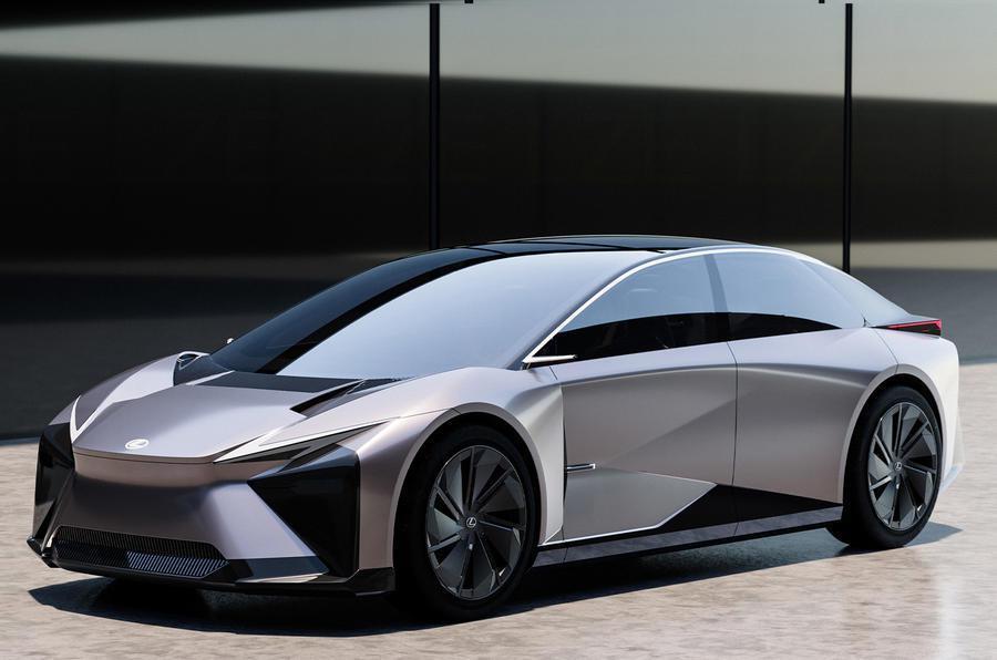 雷克萨斯展示概念电动轿车 LF-ZC，量产车型将于 2026 年推出