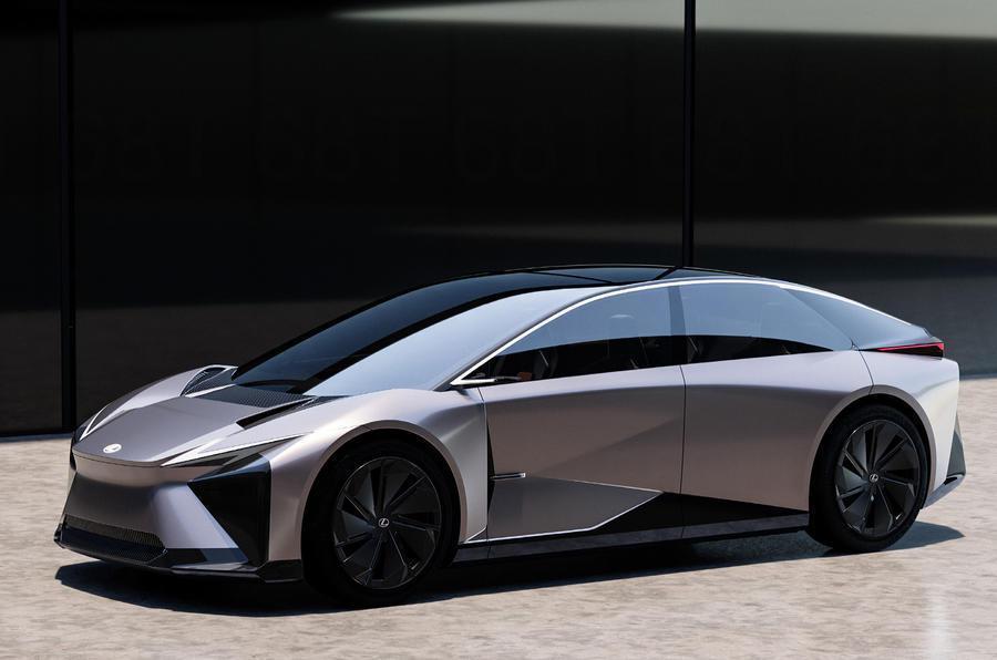 雷克萨斯展示概念电动轿车 LF-ZC，量产车型将于 2026 年推出