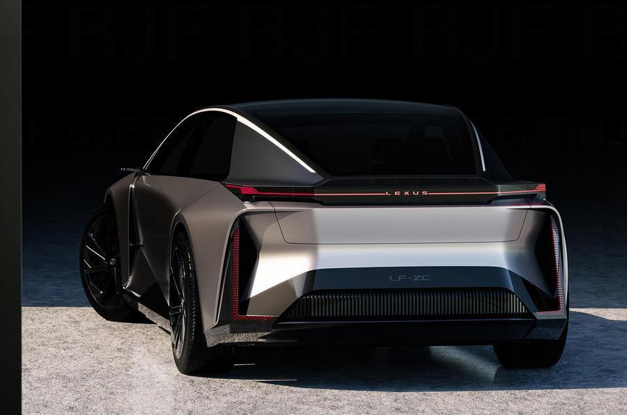 雷克萨斯展示概念电动轿车 LF-ZC，量产车型将于 2026 年推出