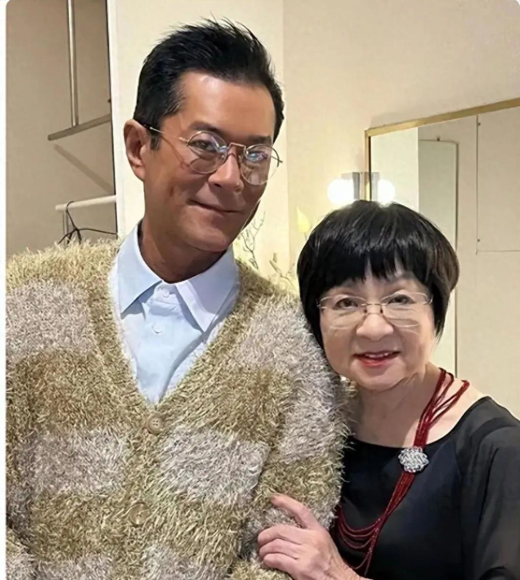 53岁古天乐头发稀疏像“蜡像人”，至今未婚，曾说想要个孩子