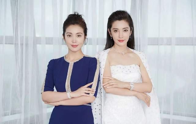 乌镇社交李冰冰提携周也，王传君刘昊然敬酒惹冯小刚不悦