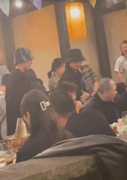 乌镇社交李冰冰提携周也，王传君刘昊然敬酒惹冯小刚不悦