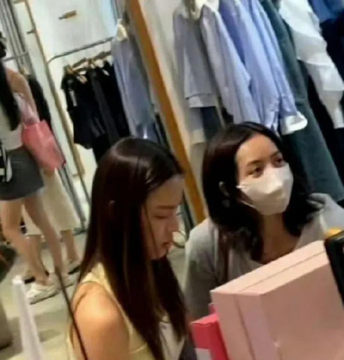 顶级偶像，脸崩成这样了？