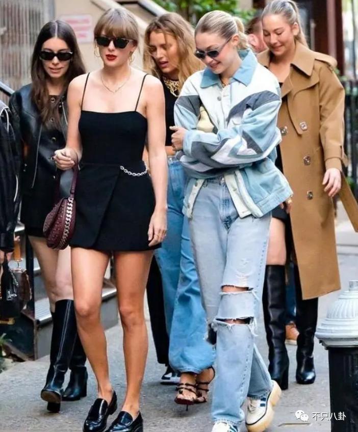 公开秀甜蜜官宣新恋情了！这姐真是不谈恋爱会死!