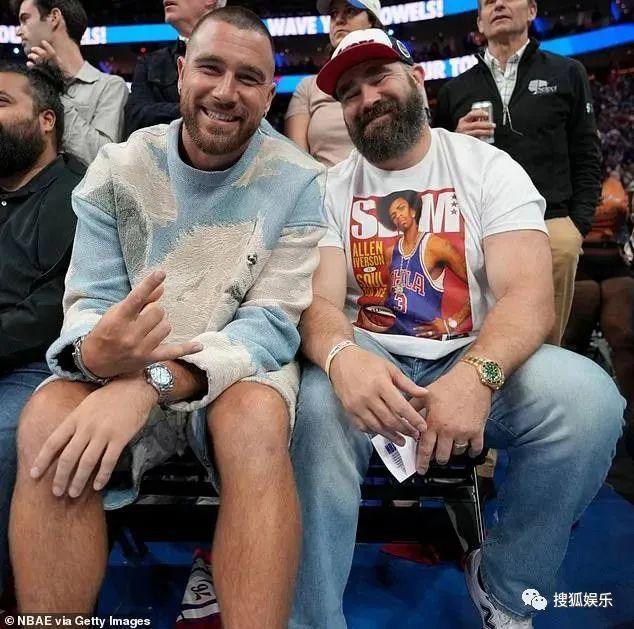 公开秀甜蜜官宣新恋情了！这姐真是不谈恋爱会死!