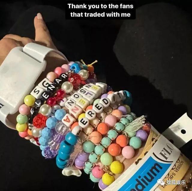 公开秀甜蜜官宣新恋情了！这姐真是不谈恋爱会死!