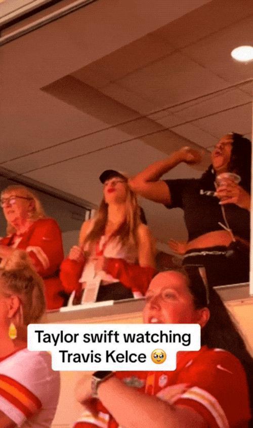 公开秀甜蜜官宣新恋情了！这姐真是不谈恋爱会死!