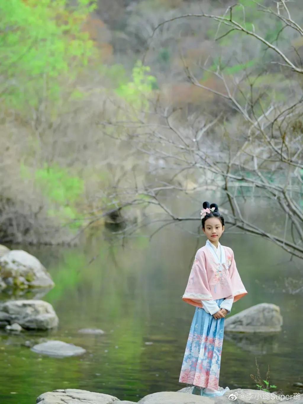 还记得甜馨和嗯哼吗？真就是青梅竹马啊…