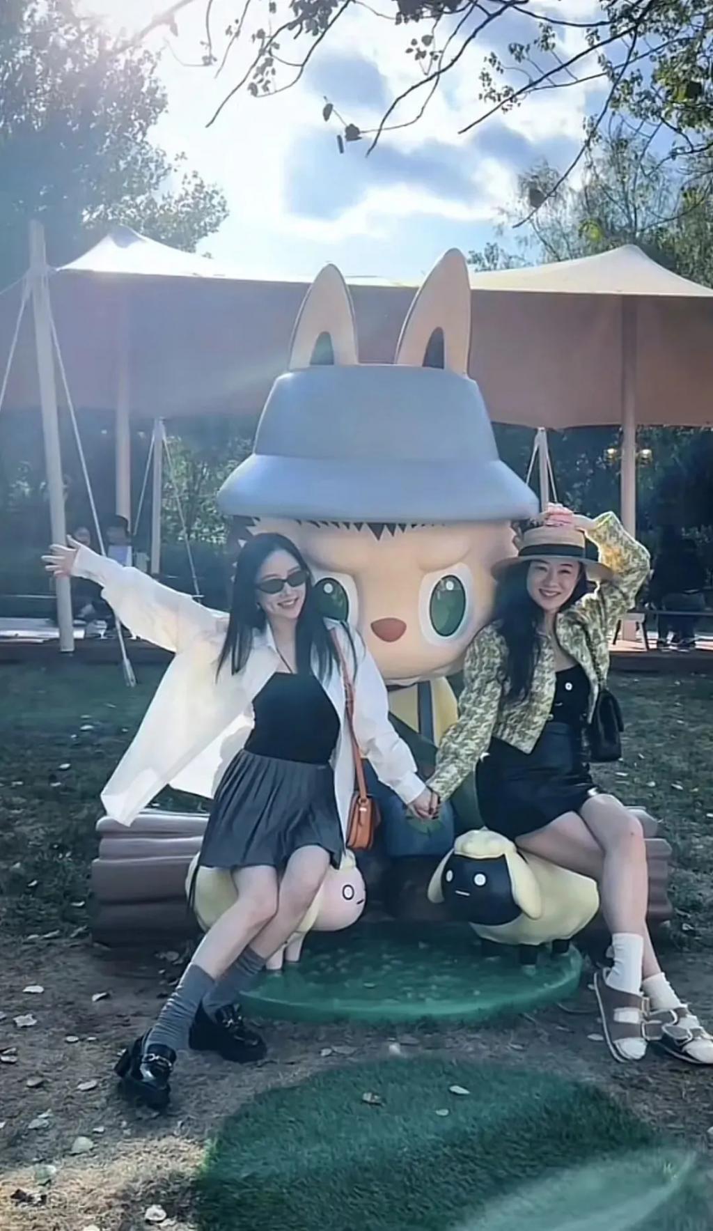 还记得甜馨和嗯哼吗？真就是青梅竹马啊…