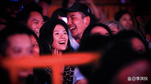 屡被网友调侃的大合影，黄晓明章子怡宋慧乔，全都离了婚