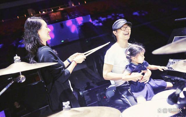 屡被网友调侃的大合影，黄晓明章子怡宋慧乔，全都离了婚